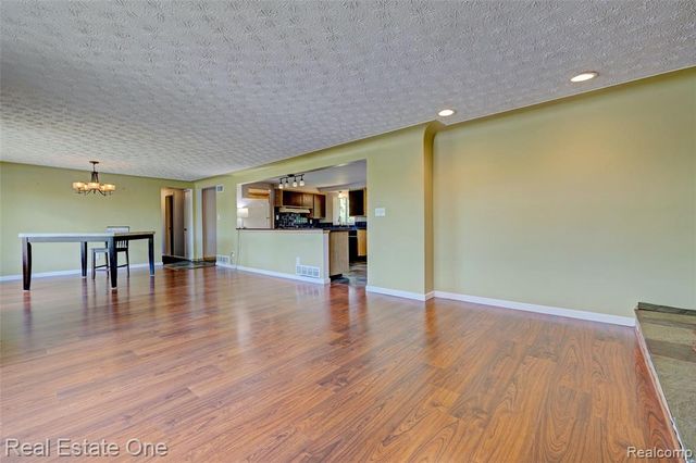 1140 Seneca Road, Lake Orion, MI 48362