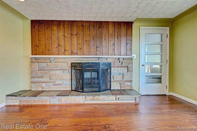 1140 Seneca Road, Lake Orion, MI 48362