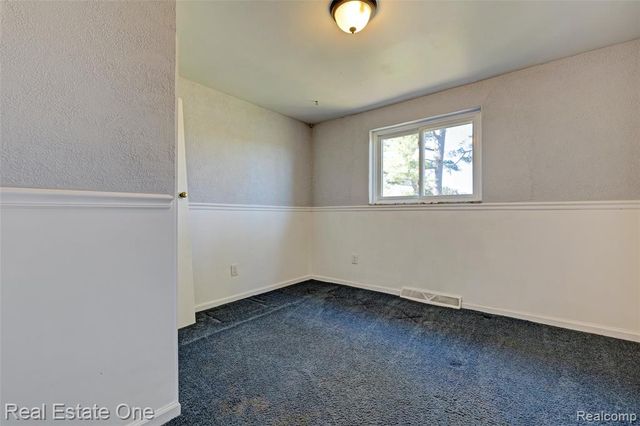 1140 Seneca Road, Lake Orion, MI 48362