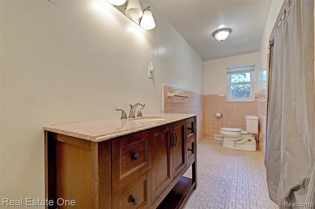 1140 Seneca Road, Lake Orion, MI 48362