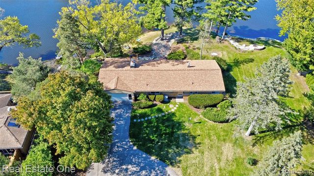 1140 Seneca Road, Lake Orion, MI 48362