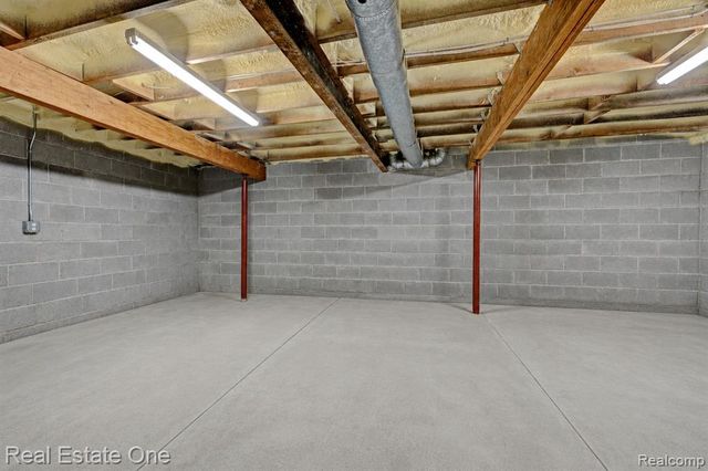 1140 Seneca Road, Lake Orion, MI 48362