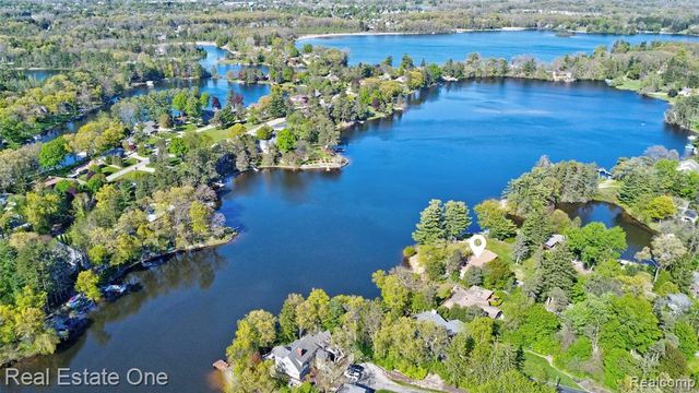 1140 Seneca Road, Lake Orion, MI 48362