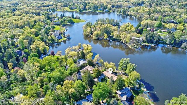 1140 Seneca Road, Lake Orion, MI 48362