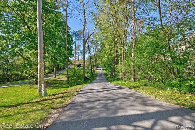 1140 Seneca Road, Lake Orion, MI 48362