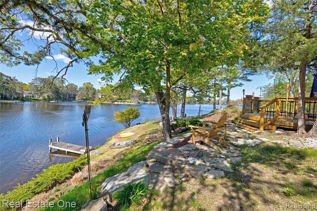 1140 Seneca Road, Lake Orion, MI 48362