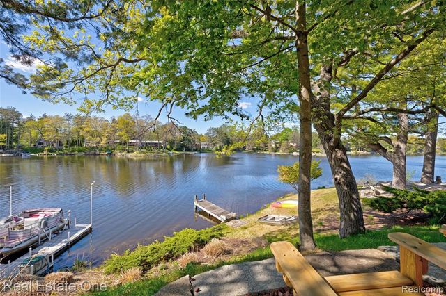 1140 Seneca Road, Lake Orion, MI 48362