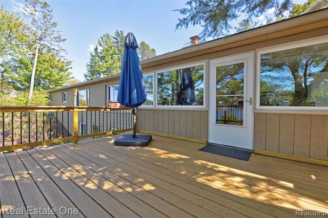 1140 Seneca Road, Lake Orion, MI 48362
