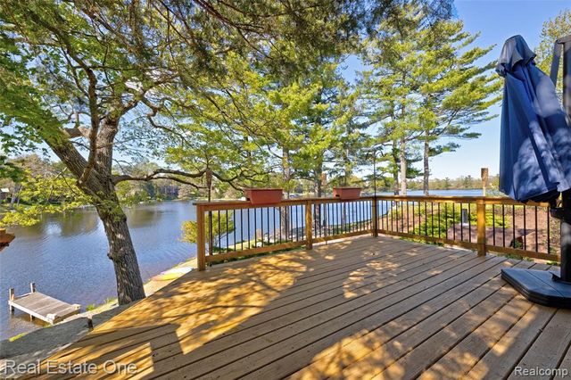 1140 Seneca Road, Lake Orion, MI 48362