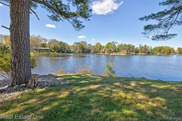 1140 Seneca Road, Lake Orion, MI 48362