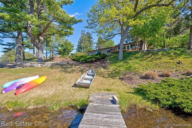 1140 Seneca Road, Lake Orion, MI 48362