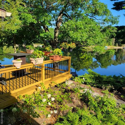 1140 Seneca Road, Lake Orion, MI 48362