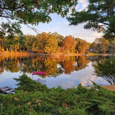 1140 Seneca Road, Lake Orion, MI 48362