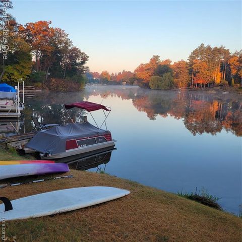 1140 Seneca Road, Lake Orion, MI 48362