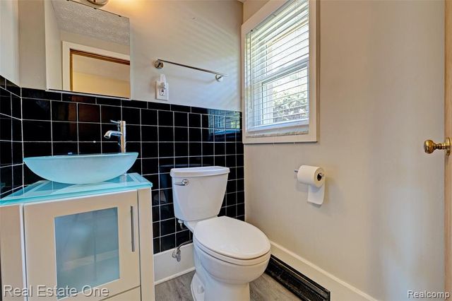 1140 Seneca Road, Lake Orion, MI 48362