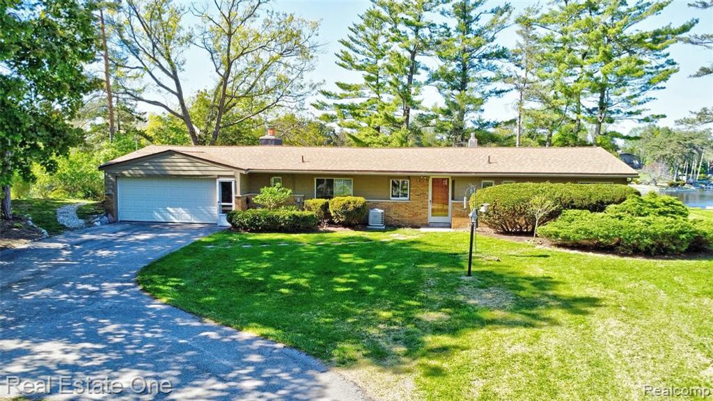1140 Seneca Road, Lake Orion, MI 48362