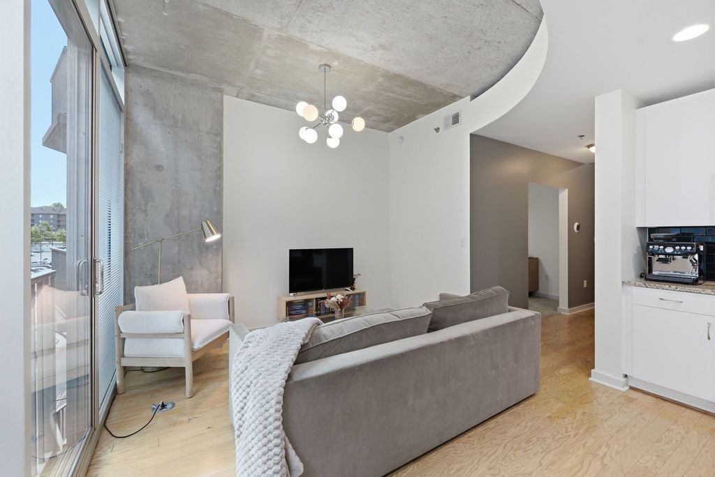 301 Demonbreun St Unit 405, Nashville, TN 37201