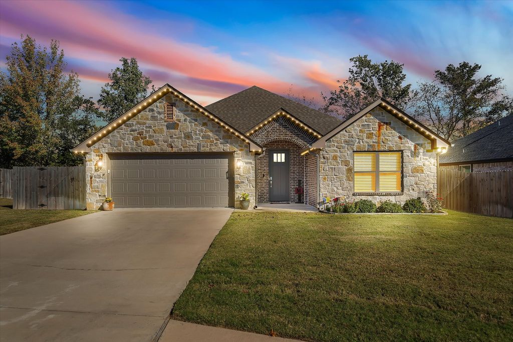10059 Dayspring Drive, Flint, TX 75762