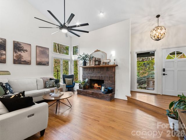 26 Autumn Ridge Lane, Asheville, NC 28803