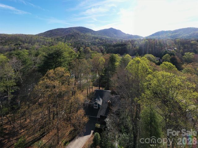 26 Autumn Ridge Lane, Asheville, NC 28803