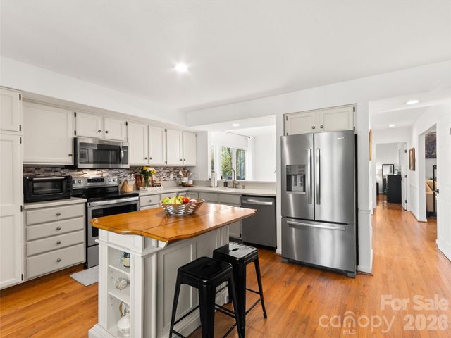 26 Autumn Ridge Lane, Asheville, NC 28803