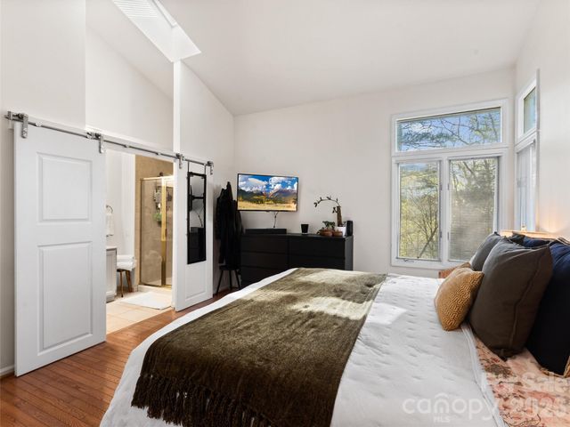 26 Autumn Ridge Lane, Asheville, NC 28803