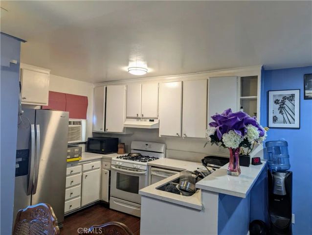 18530 Hatteras St Unit 329, Tarzana, CA 91356