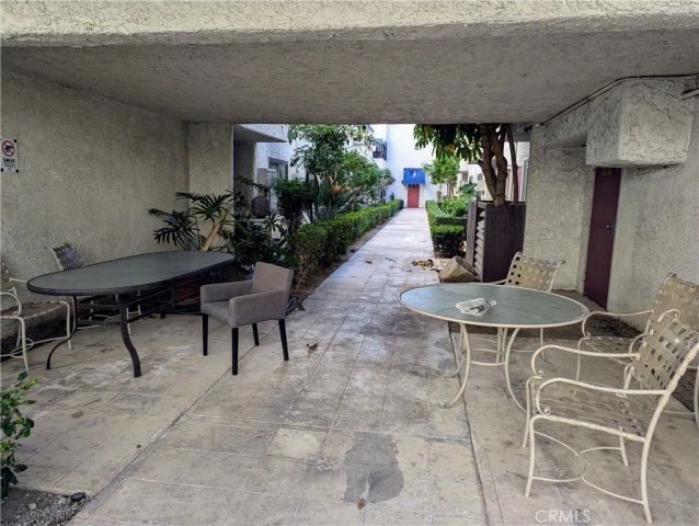 18530 Hatteras St Unit 329, Tarzana, CA 91356