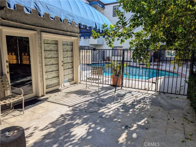 18530 Hatteras St Unit 329, Tarzana, CA 91356