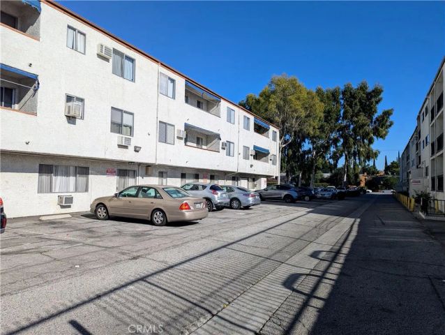 18530 Hatteras St Unit 329, Tarzana, CA 91356