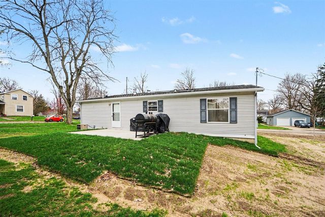 403 E 2nd Street, Lawton, MI 49065