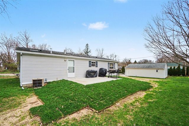 403 E 2nd Street, Lawton, MI 49065