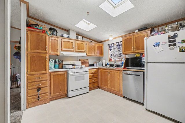 403 E 2nd Street, Lawton, MI 49065