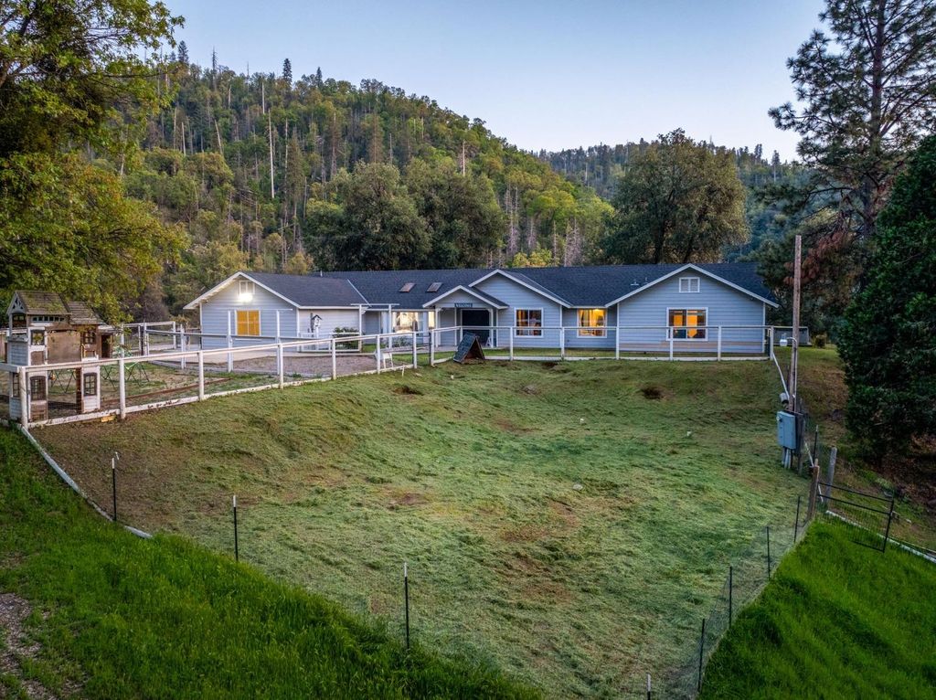 Image 38 of property listing at 36345 Mudge Ranch Road, Coarsegold, CA 93614