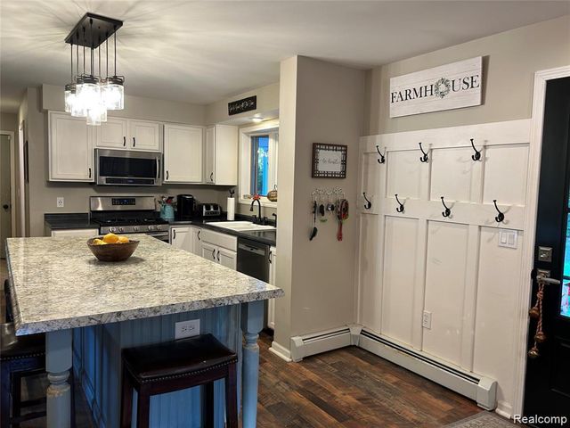 9074 White Road, Linden, MI 48451