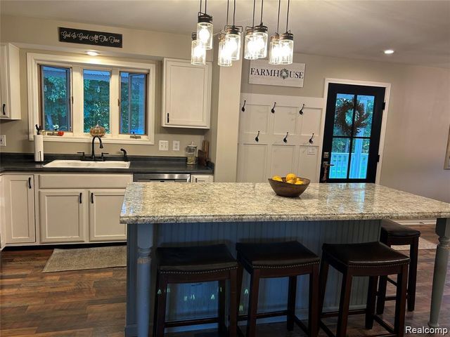 9074 White Road, Linden, MI 48451