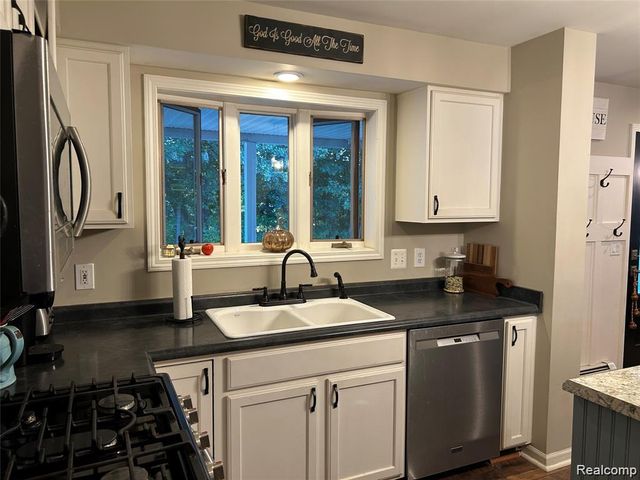 9074 White Road, Linden, MI 48451