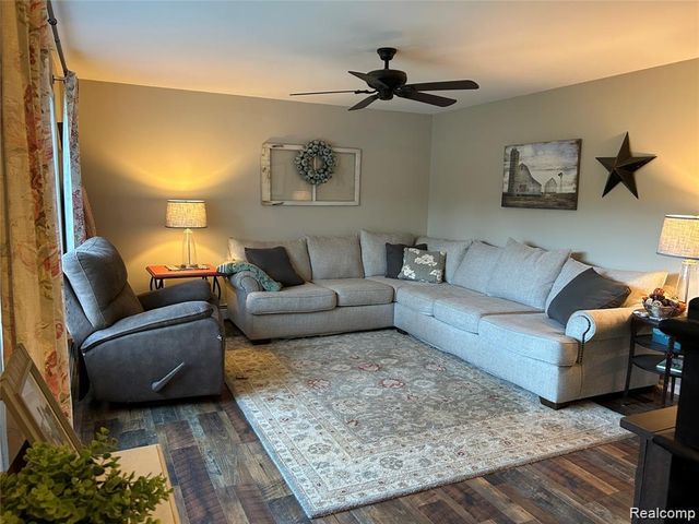 9074 White Road, Linden, MI 48451