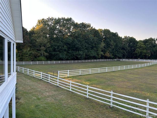 9074 White Road, Linden, MI 48451