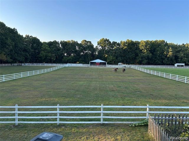 9074 White Road, Linden, MI 48451