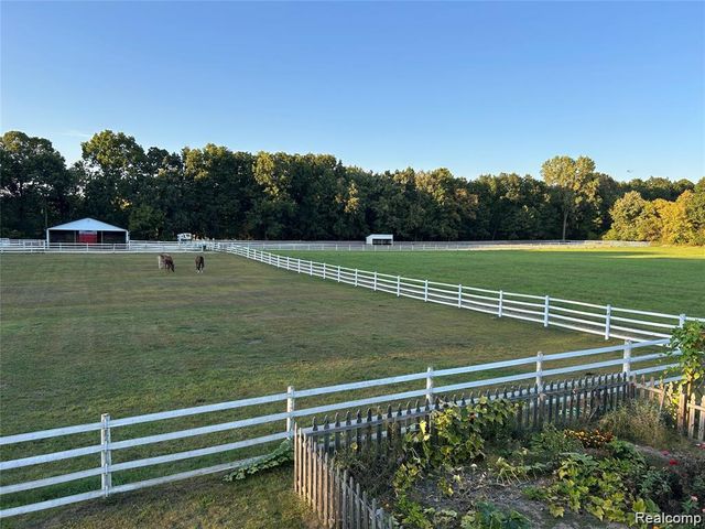 9074 White Road, Linden, MI 48451