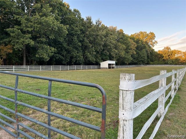 9074 White Road, Linden, MI 48451