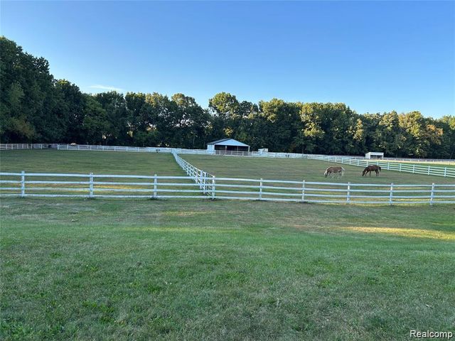 9074 White Road, Linden, MI 48451