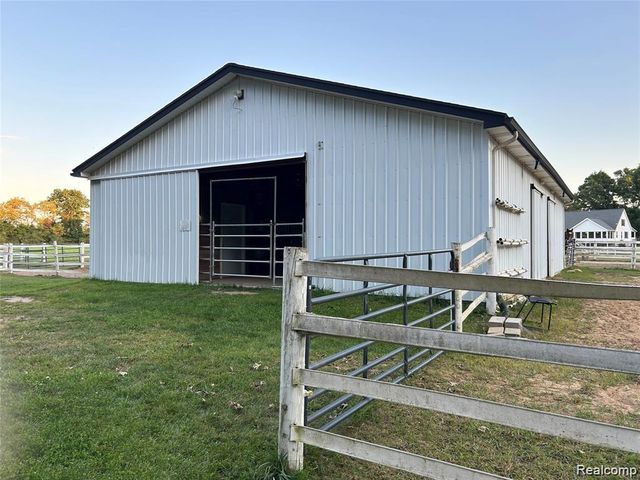 9074 White Road, Linden, MI 48451