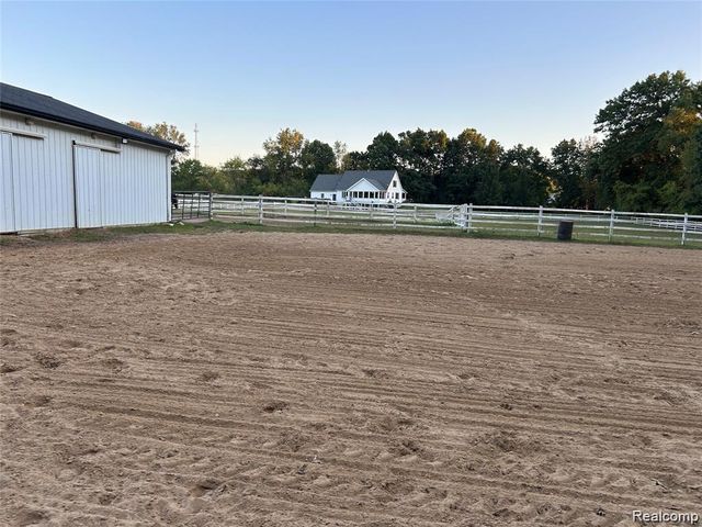 9074 White Road, Linden, MI 48451