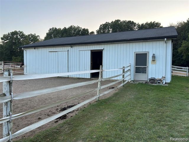 9074 White Road, Linden, MI 48451