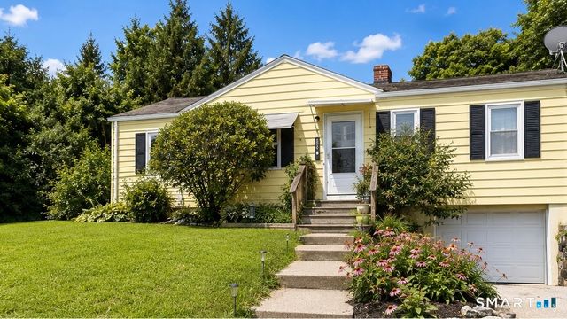 590 Vauxhall St Extension, Waterford, CT 06385