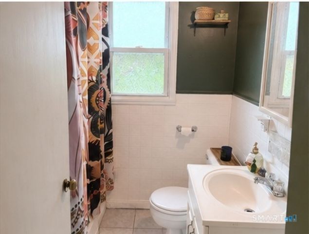 590 Vauxhall St Extension, Waterford, CT 06385