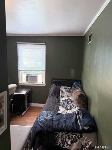 590 Vauxhall St Extension, Waterford, CT 06385