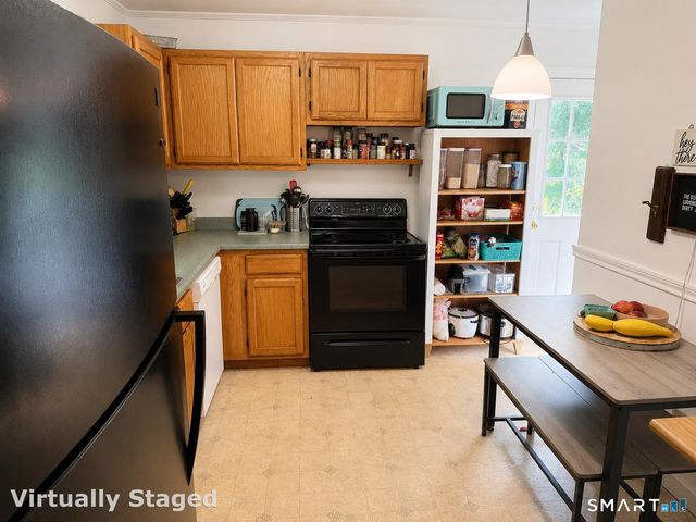 590 Vauxhall St Extension, Waterford, CT 06385